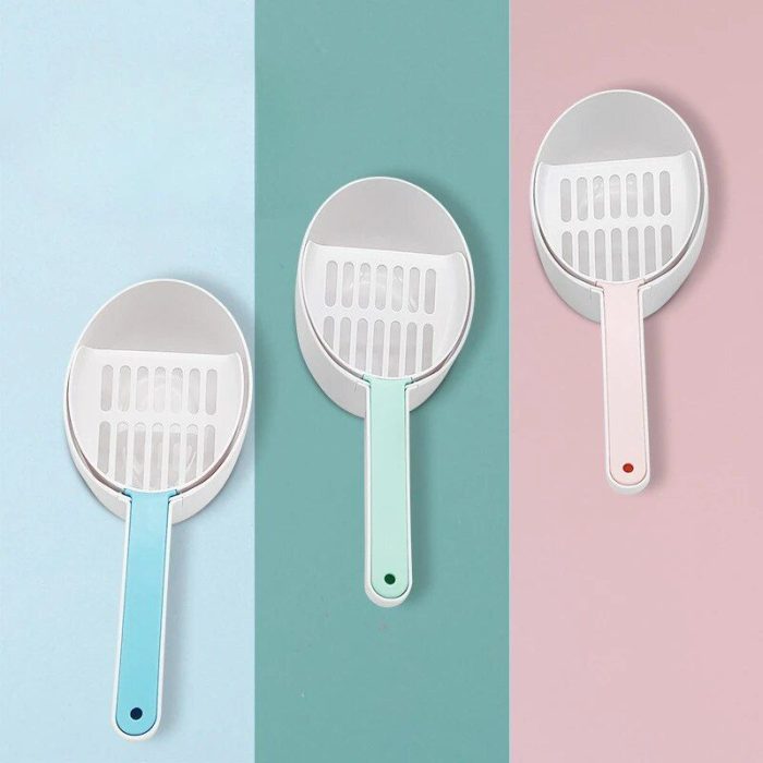 Three pastel-colored litter scoopers, shown in image 12585-bdfc16.jpg, are aligned vertically on a tri-colored background featuring blue, teal, and pink sections. These efficient scoopers have flat handles and slotted, curved heads.