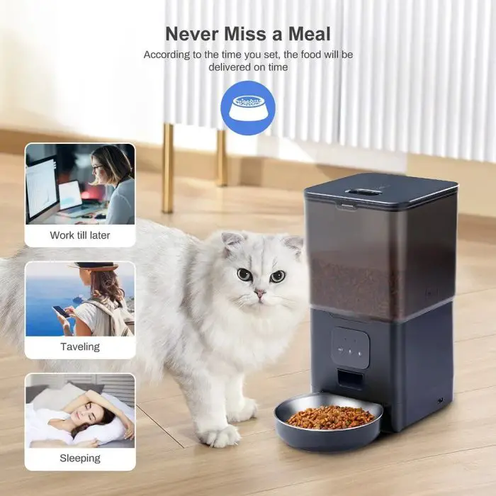 A white fluffy cat stands beside the 12878-0f2ad7.jpg feeder that's dispensing kibble into a bowl. The image includes text about the automatic pet feeder ensuring meals are delivered on time, regardless of the owner's activities.